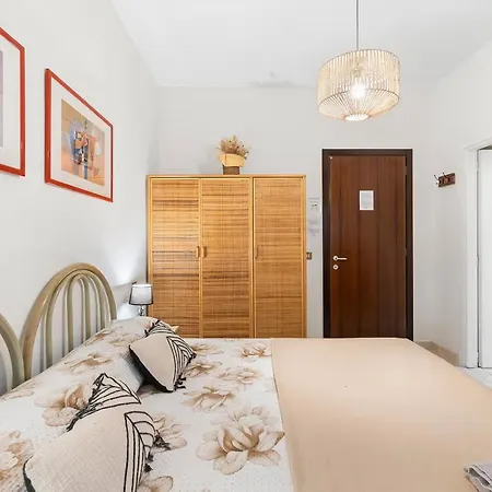 Dimora Del Chiostro Affittacamere 3*